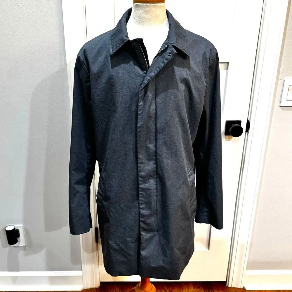 Banana Republic Mac Jacket in Blue Ash. Size XL.